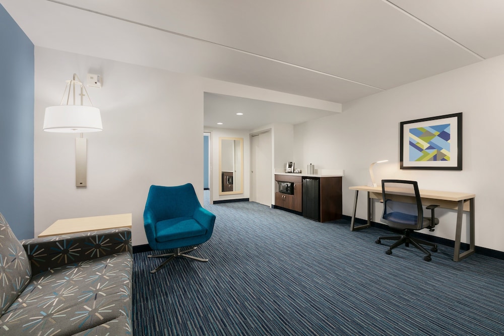 Suite, 2 Queen Beds, Accessible (Mobility) - Photo 5