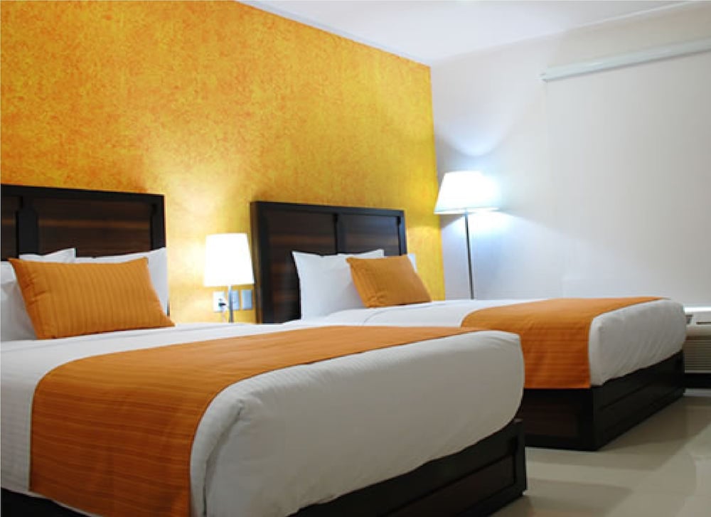 Standard Double Room, 2 Double Beds, Non Smoking - Photo 2