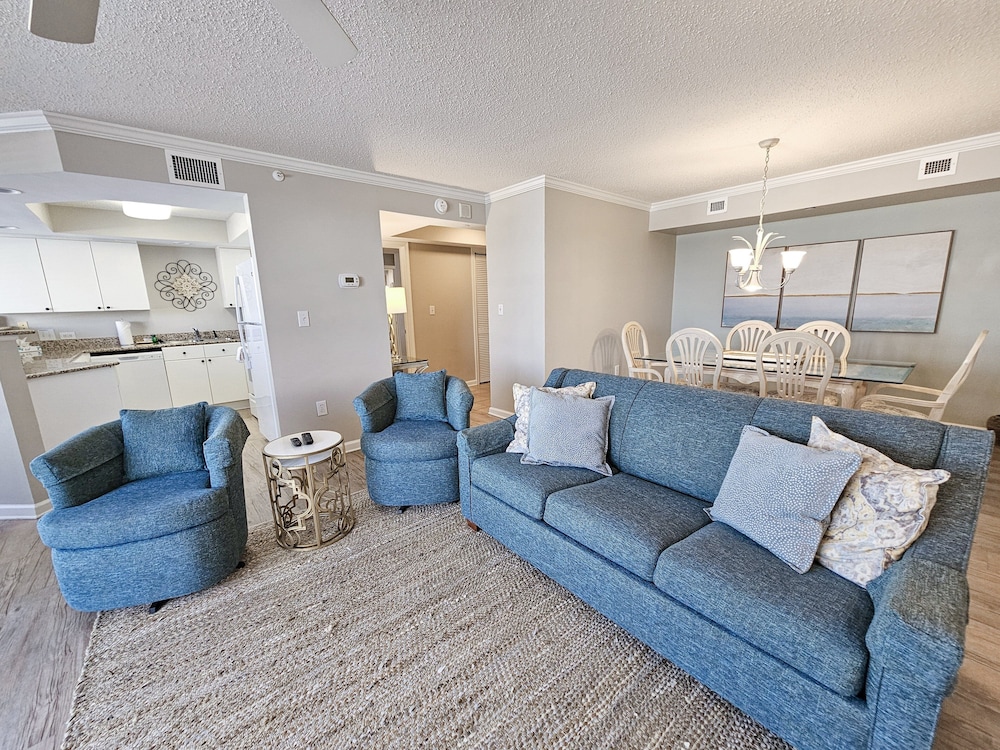 Condo, 2 Bedrooms