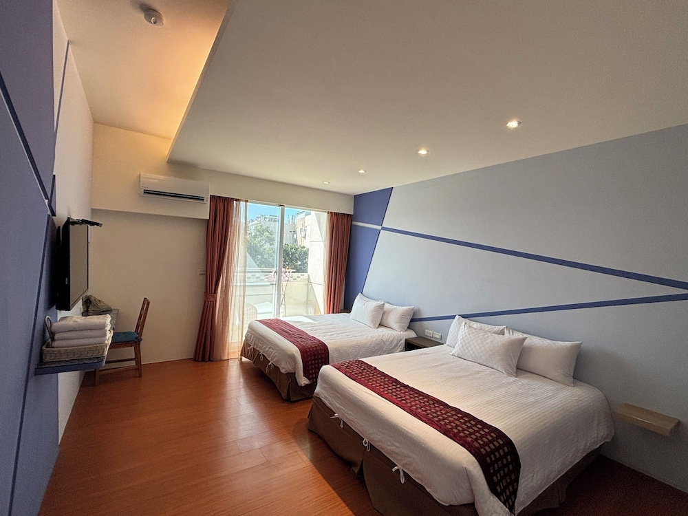Standard Quadruple Room, 2 Double Beds photo 2