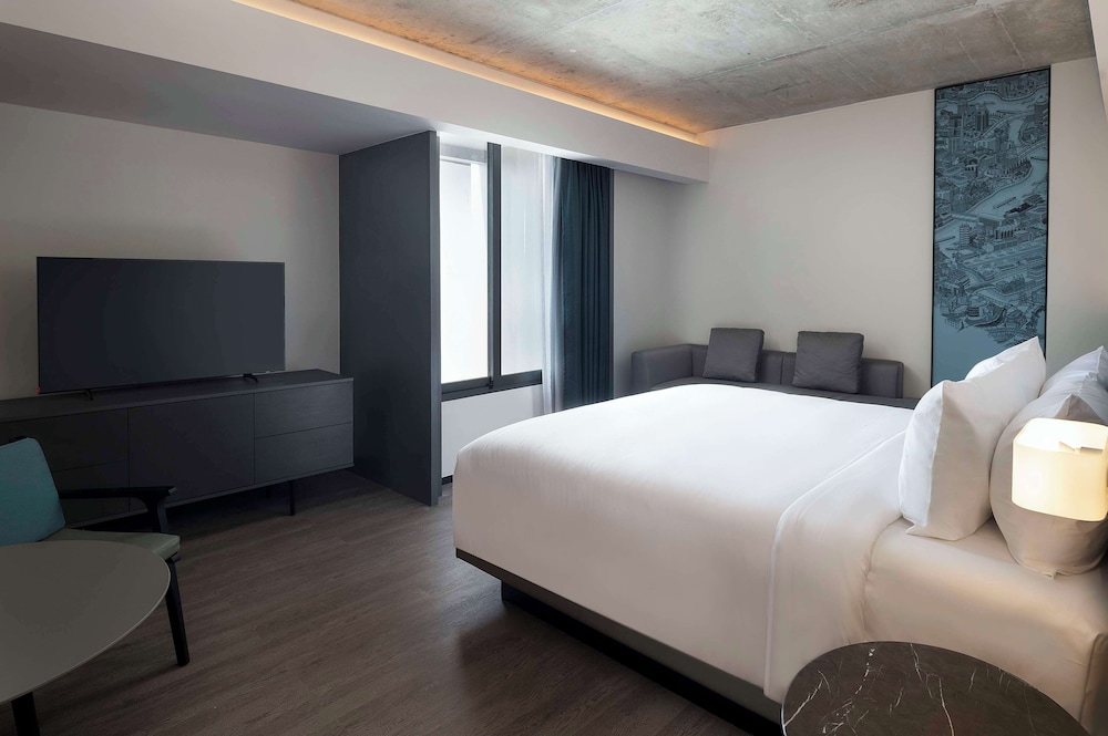 Superior Room, 1 Bedroom, Non Smoking, City View