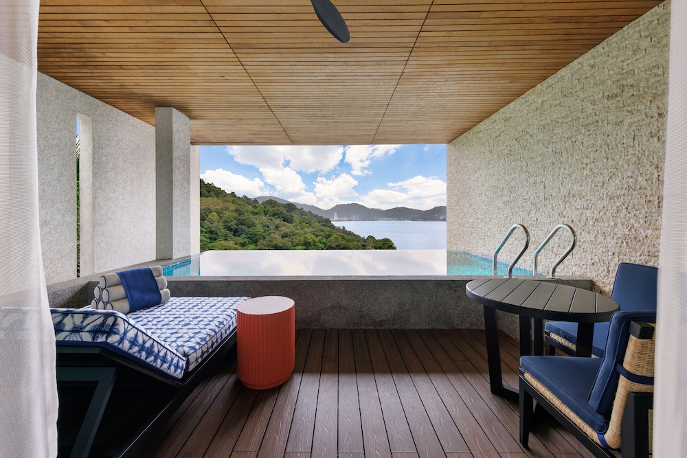 Premium Pool Suite, Ocean View photo 3