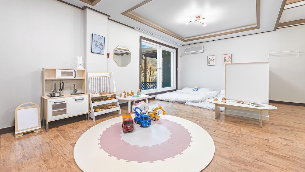 Basic Room, 1 Bedroom (Ttalgi - Kidsroom) - Photo 20
