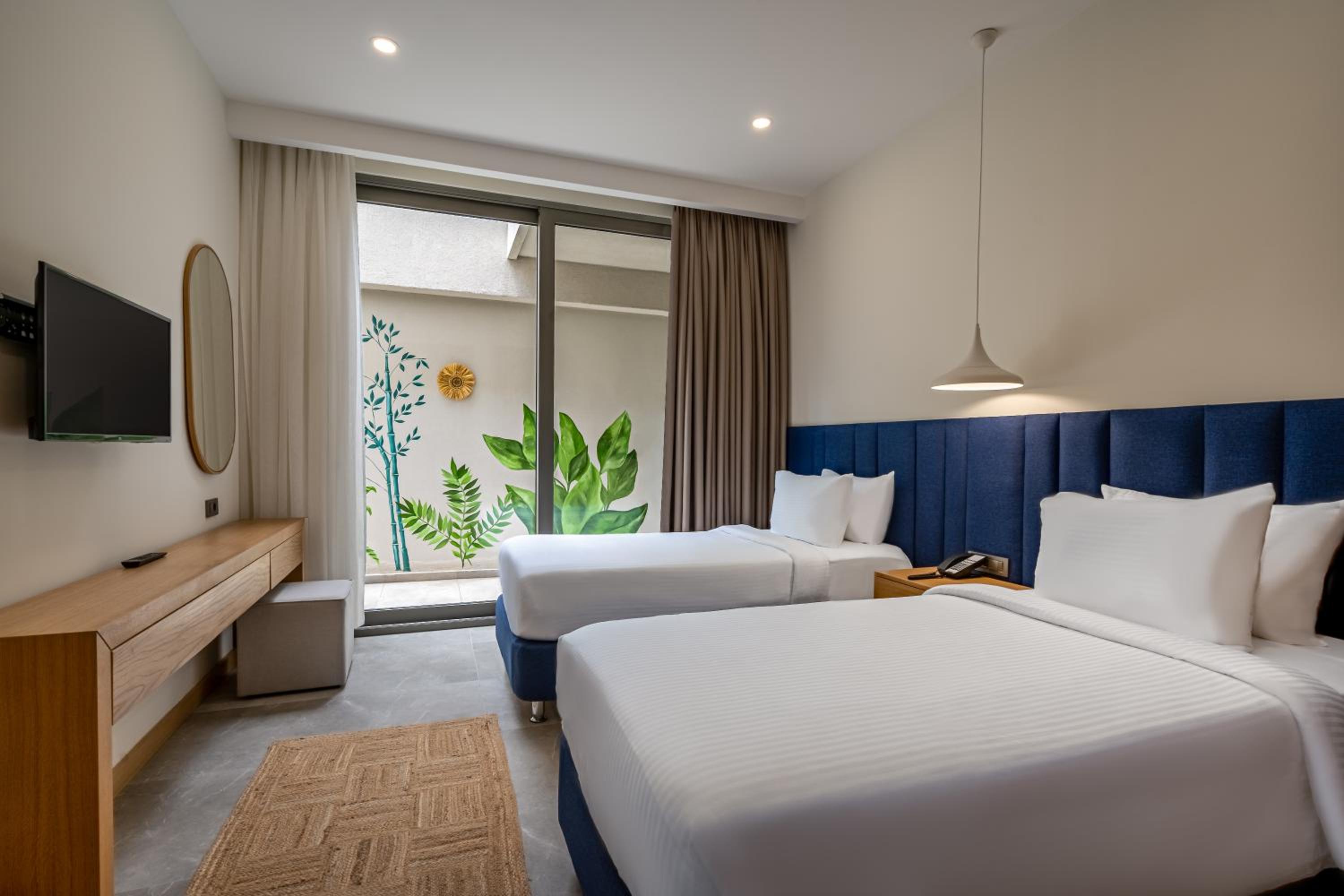 Superior Suite with Sea View - Photo 10
