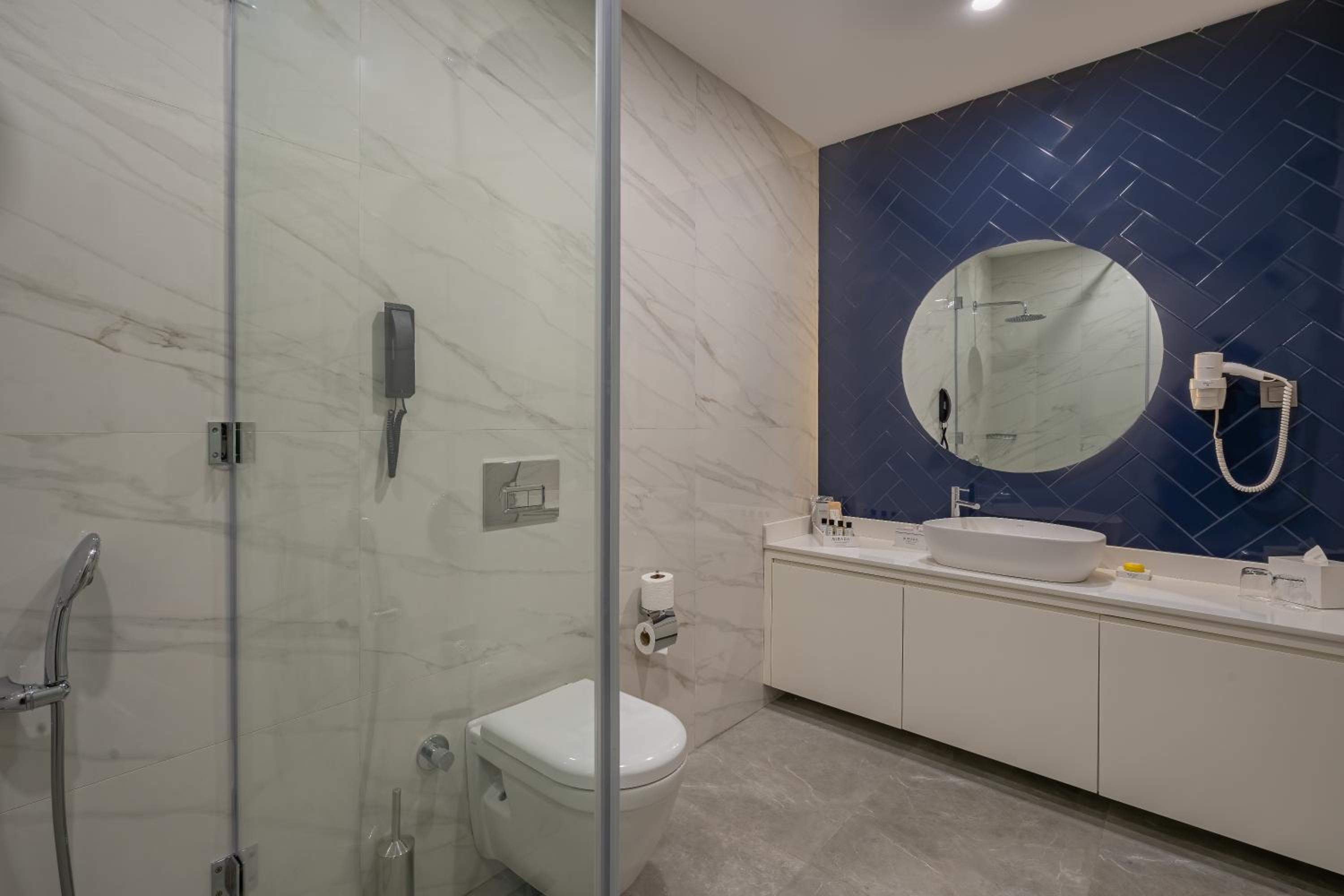 Superior Suite with Sea View - Photo 3