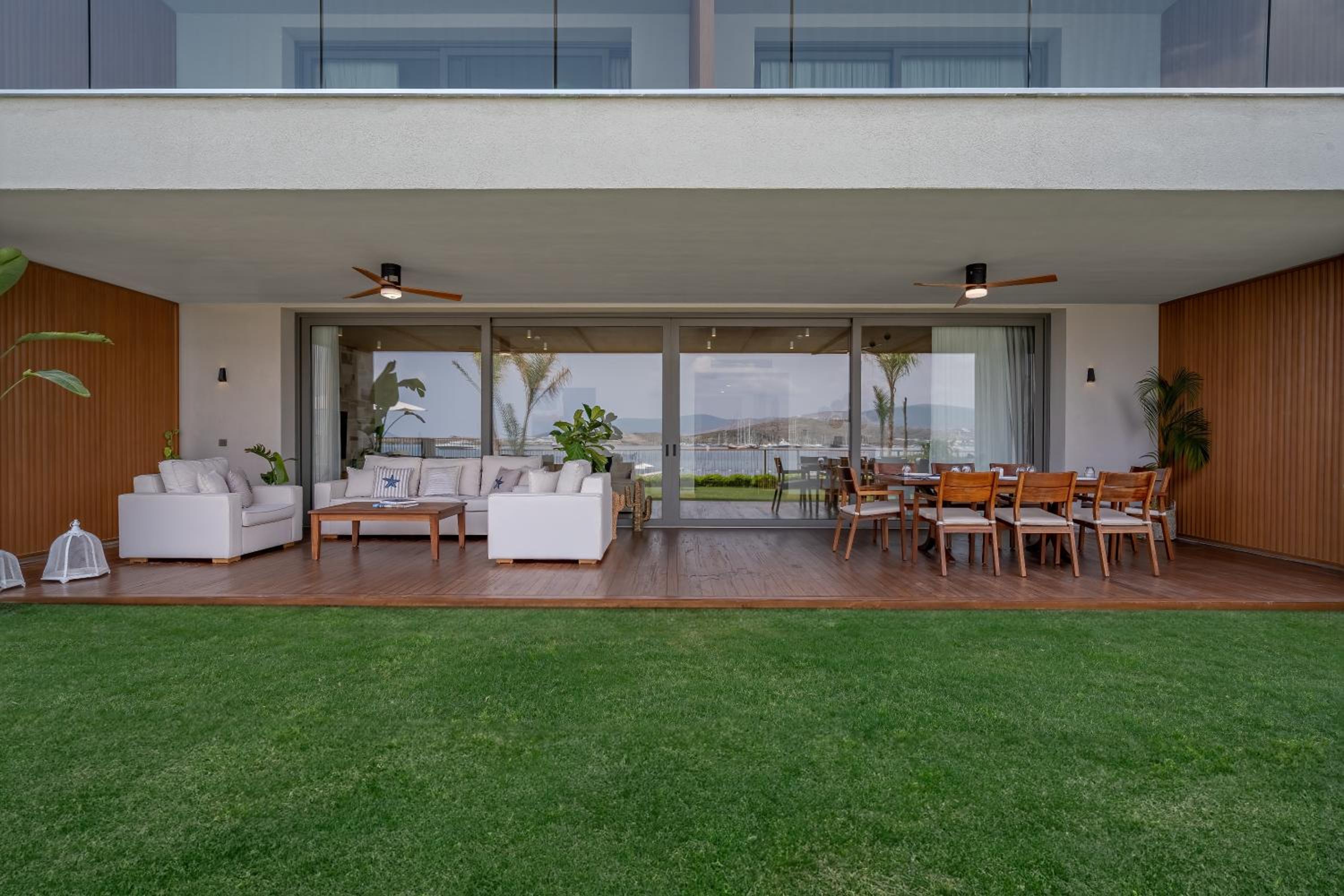 Superior Suite with Sea View - Photo 13