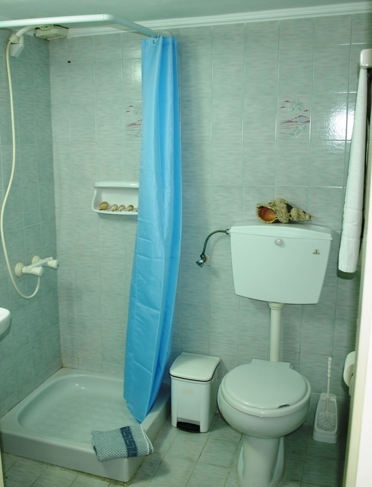 Standard Triple Room - Photo 2