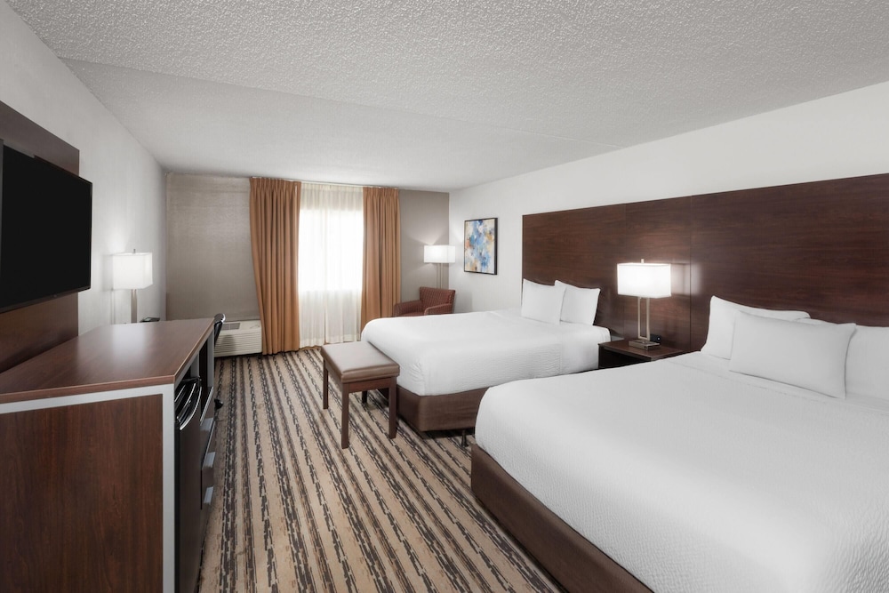 Room, 2 Queen Beds, Non Smoking (Second Floor) - Photo 2