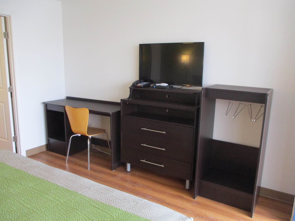 Standard Suite, 1 King Bed, Accessible, Non Smoking - Photo 5