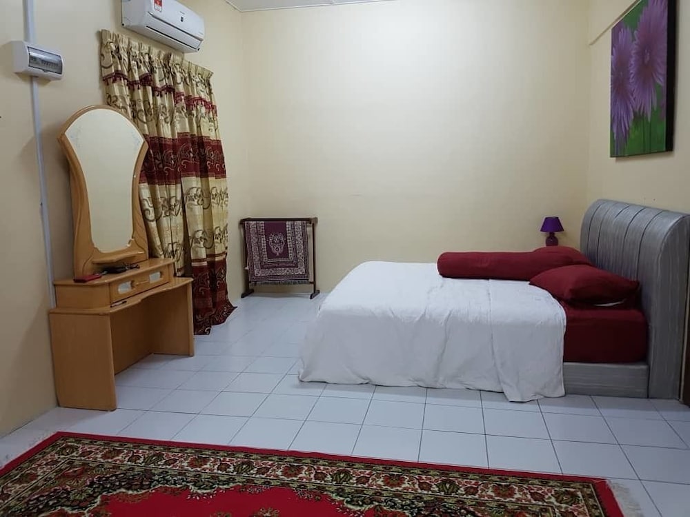 House, 4 Bedrooms photo 1