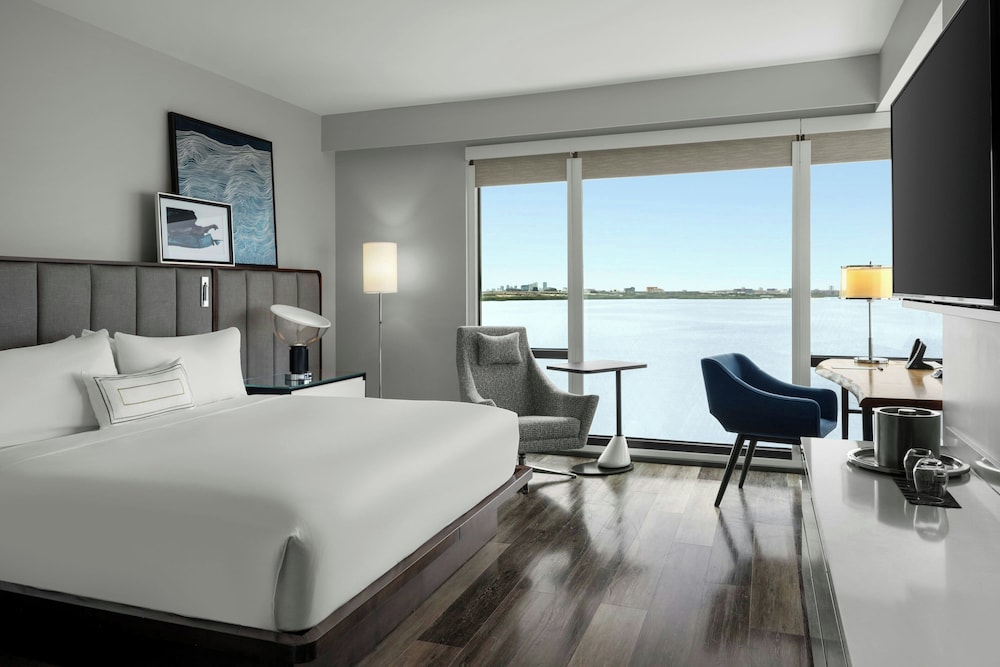Deluxe Room, 1 King Bed