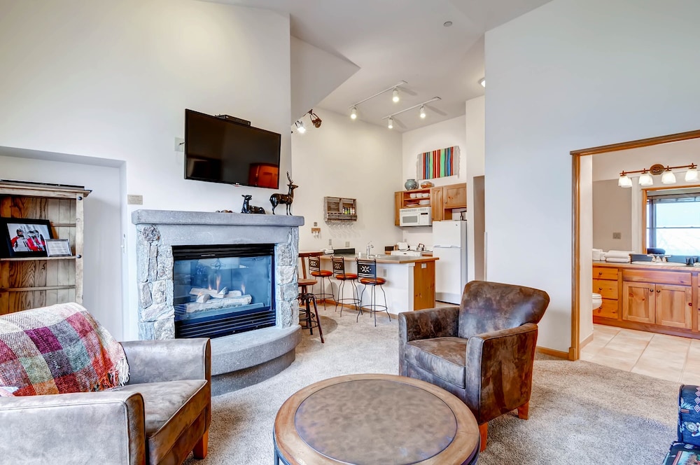 Condo, 1 Bedroom