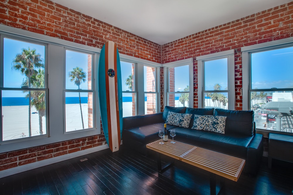One Bedroom Suite With Beachfront Ocean View