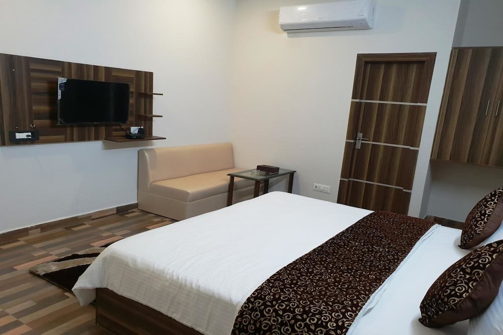 Deluxe Room - Photo 6