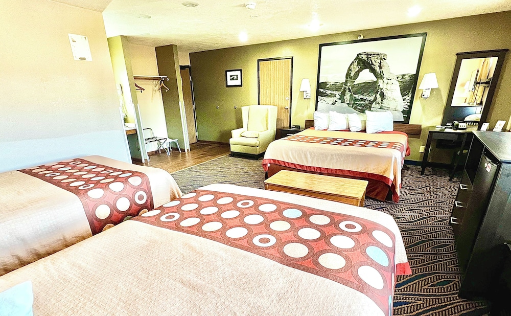Suite, Multiple Beds, Non Smoking - Photo 1
