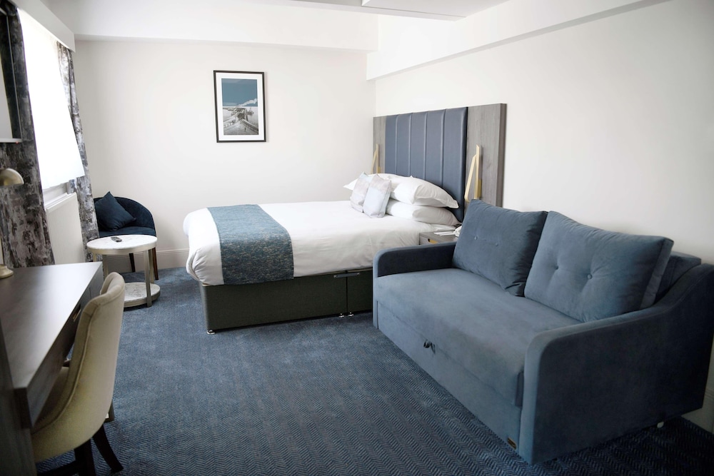 Room, 1 Double Bed with Sofa bed - Photo 2