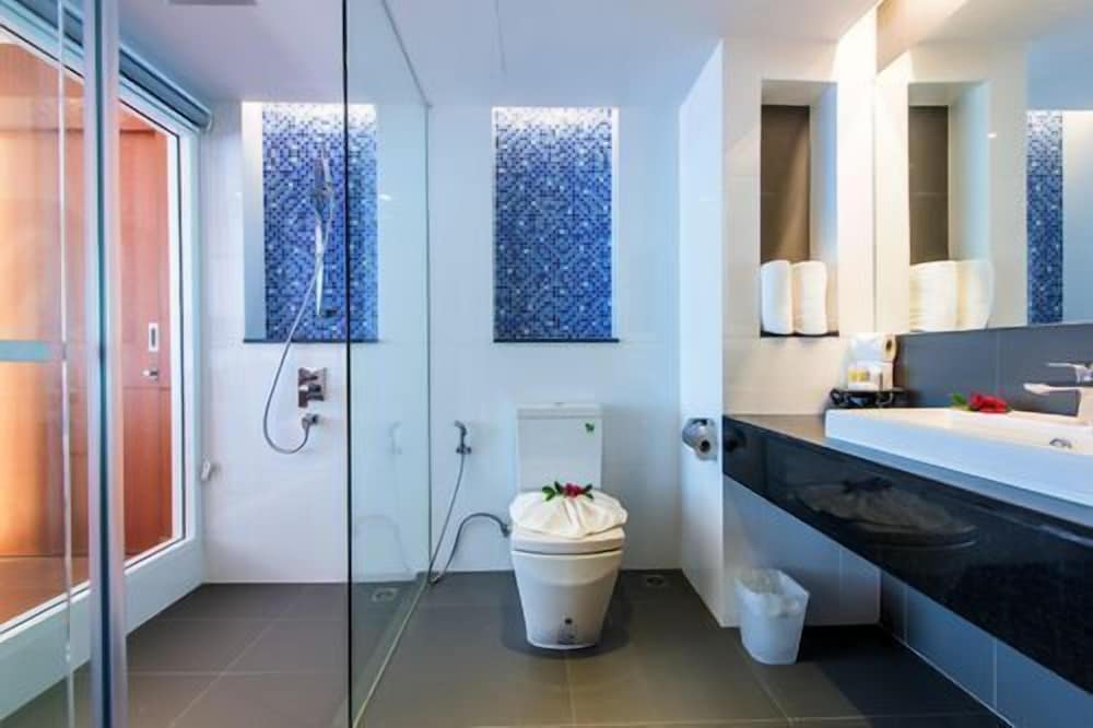 Deluxe Room, Pool Access