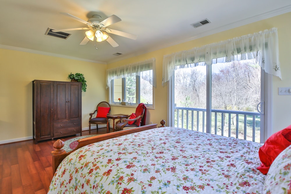 Comfort Double or Twin Room, 1 Queen Bed, Accessible, Courtyard View photo 3