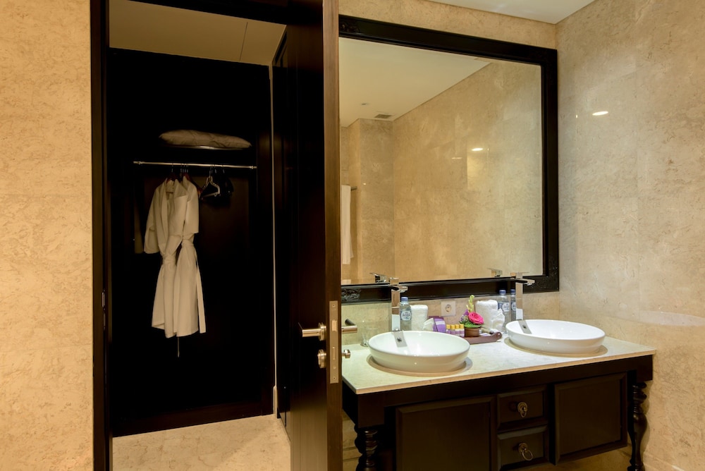 One Bedroom Apartment with Sea View photo 3