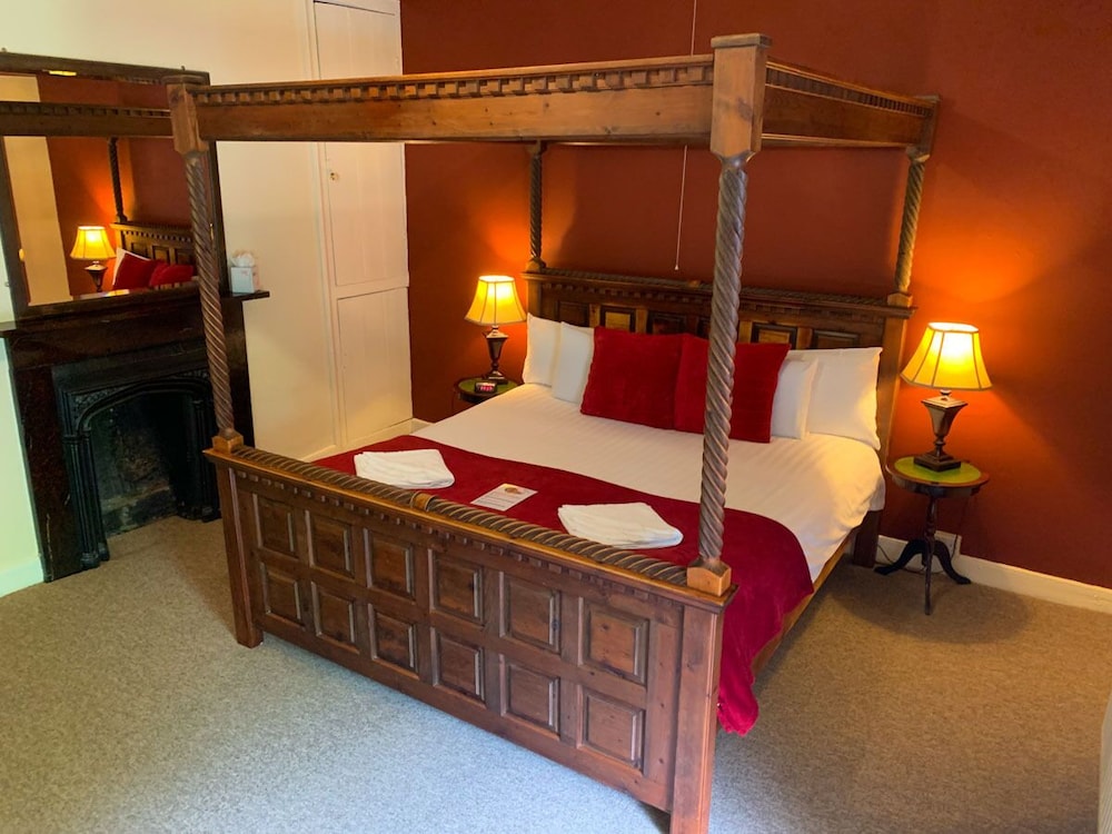 Super King Four Poster Room (Room 1)