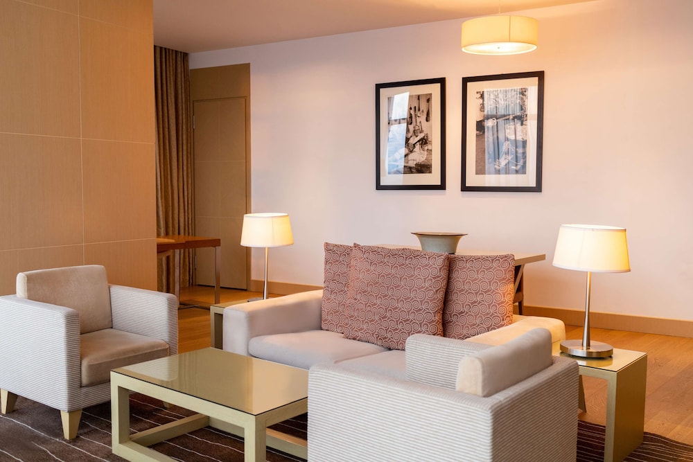 Executive Suite, 1 King Bed (Regency) photo 1