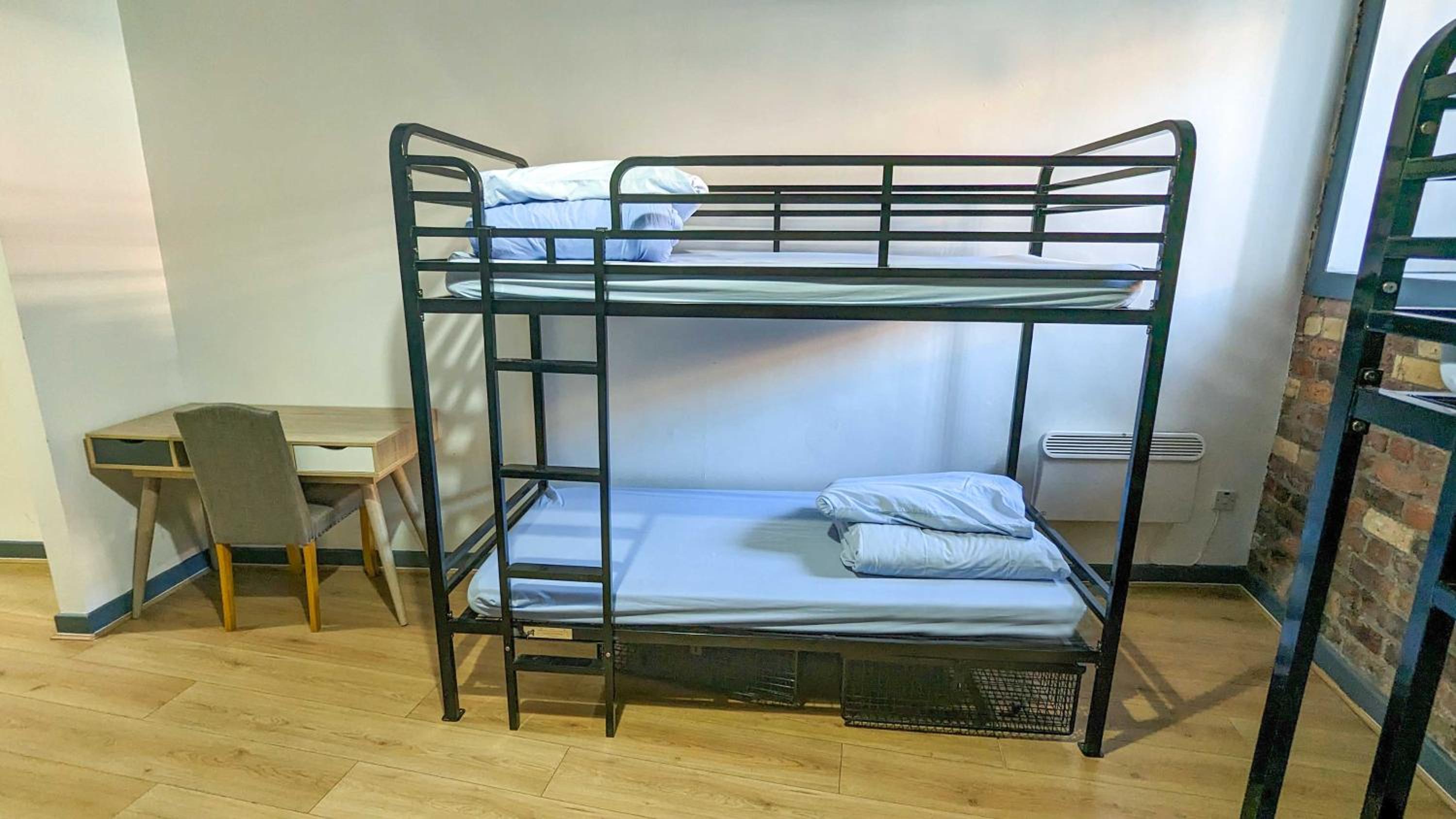 Bed in 6-Bed Mixed Dormitory Room photo 3