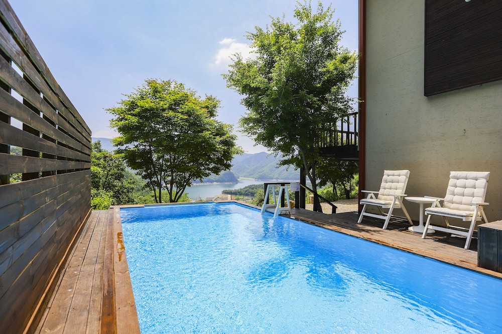 Two Bay Private Pool Villa B (Queenbed 2) + Private pool photo 1