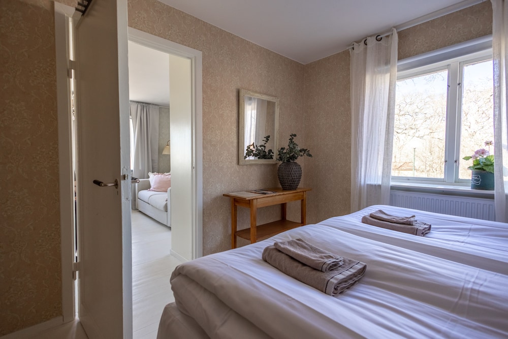 Room, 2 Bedrooms, Private Bathroom, Sea View photo 2