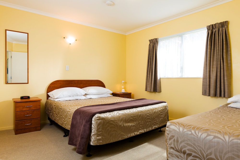 Standard Suite, 2 Bedrooms, Non Smoking, Kitchen (Unit) photo 1