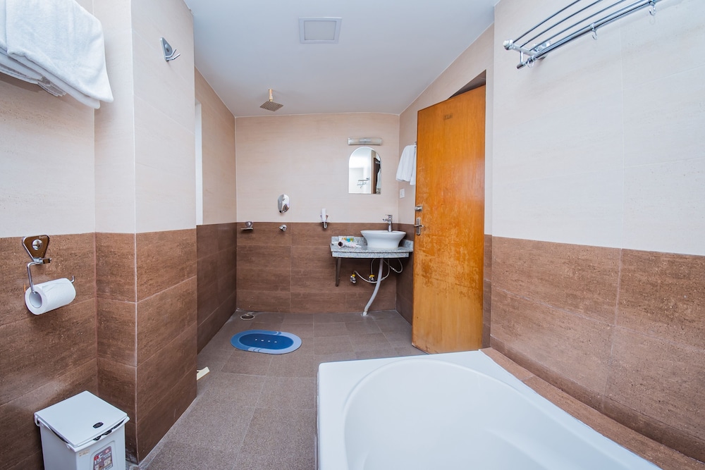 Standard Suite, Lake View - Photo 44