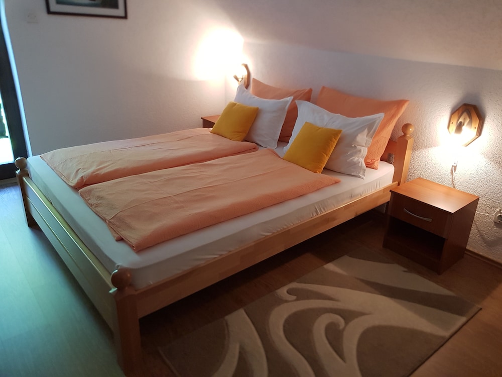 Standard Double Room, 1 Queen Bed, Mountain View photo 2