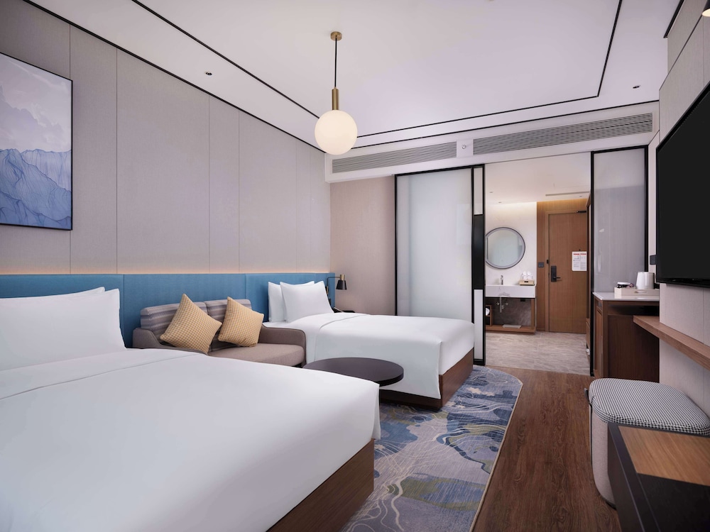 Room, 2 Twin Beds, River View