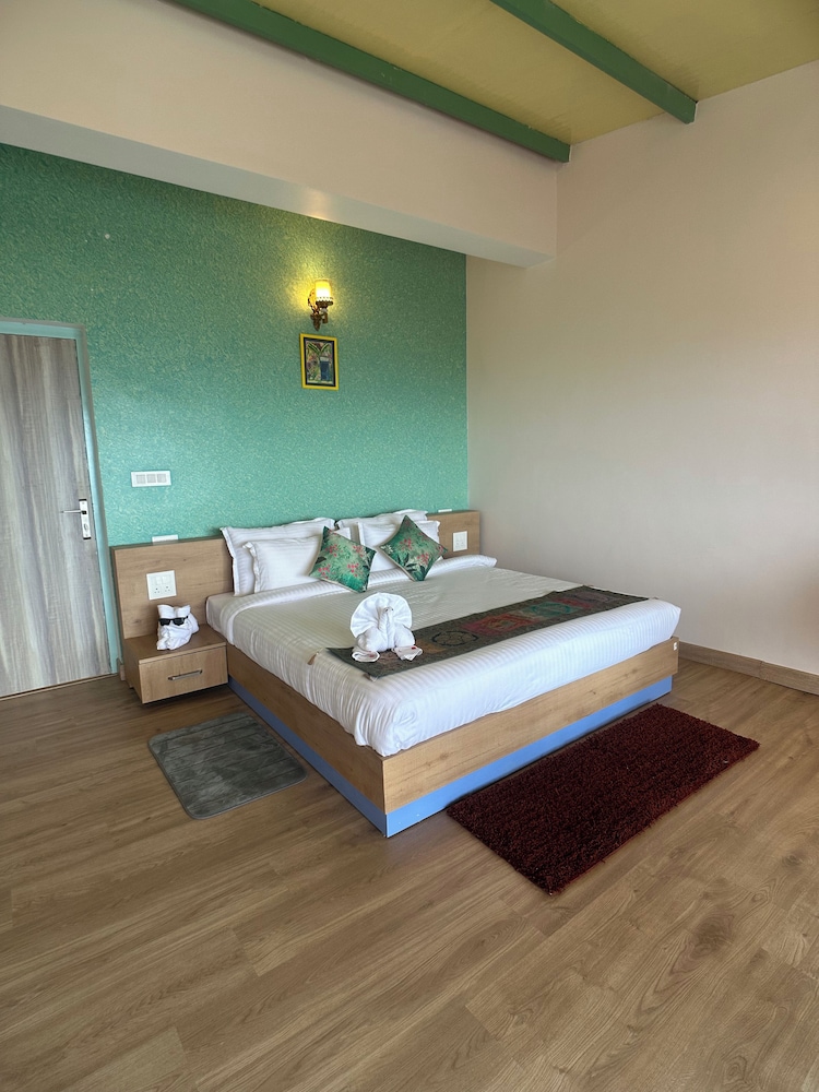Luxury Room, Balcony, Valley View
