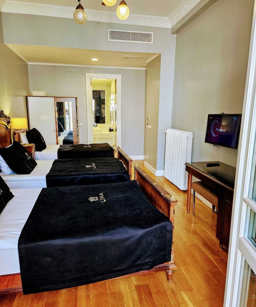 Superior Triple Room photo 3