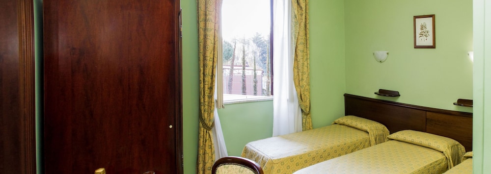 Triple Room photo 2