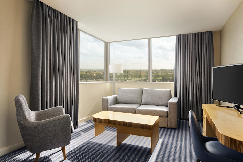 Suite, 1 Double Bed - Photo 2
