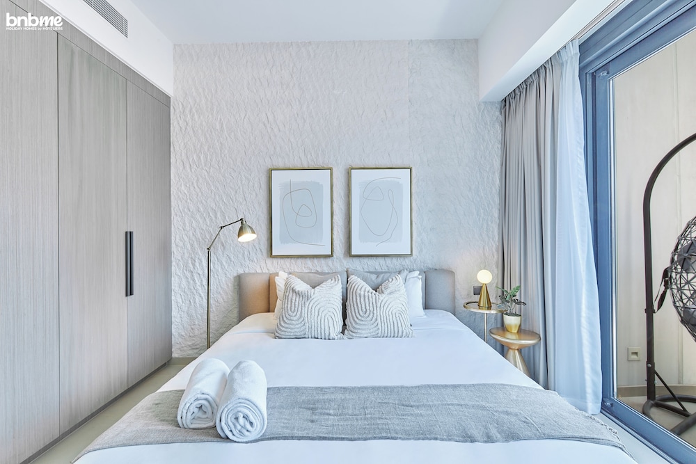 Premium Apartment, 1 King Bed, City View photo 2