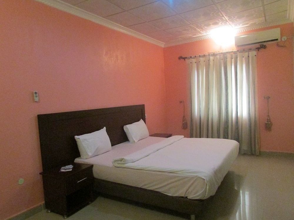 Classic Twin Room, 1 King Bed, Non Smoking photo 2