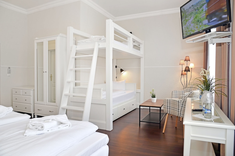 Basic Quadruple Room