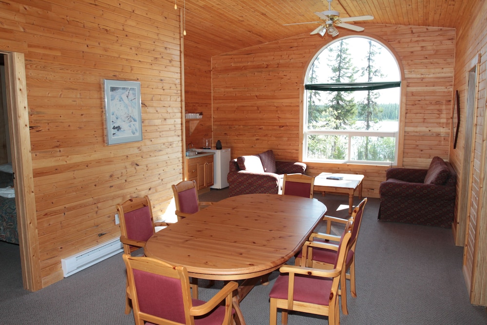Deluxe Cabin, 4 Bedrooms, Lake View (Cabin 9) photo 2