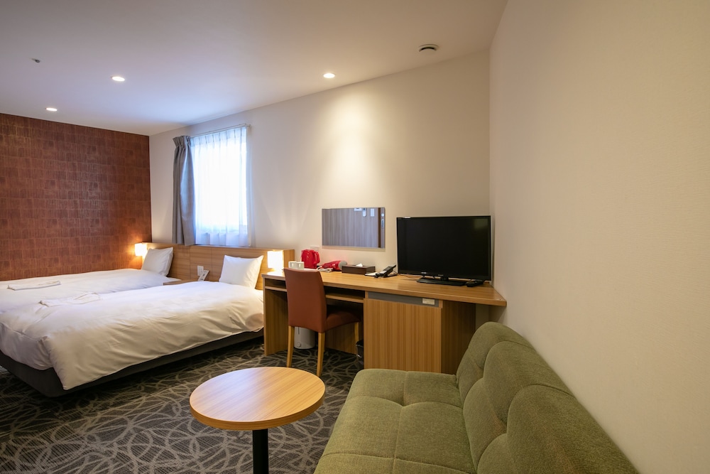 Deluxe Twin Room, Non Smoking (Sleeps up to 3 guests with sofa bed)