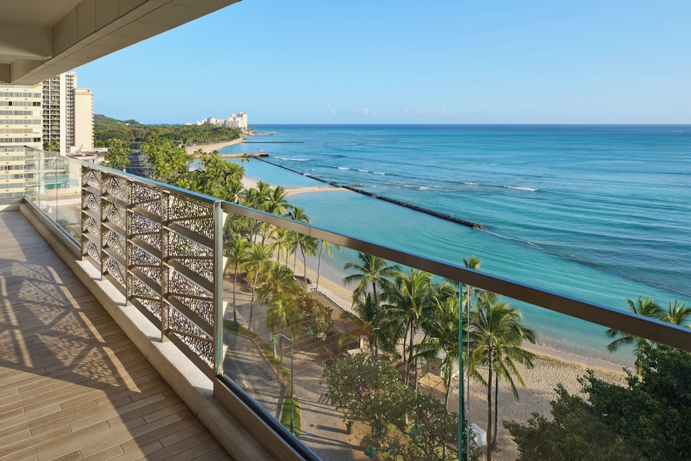ESPACIO THE JEWEL OF WAIKIKI: Penthouse (Diamond Suite) photo