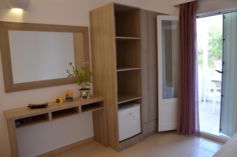 Deluxe Double Room, 1 Double Bed with Sofa bed - Photo 7