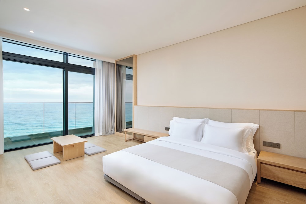 [Breafast for 2 PKG] Deluxe Ondol Ocean View photo 1