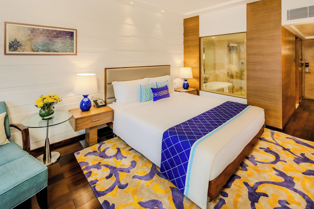 Deluxe Room, 1 Queen Bed, City View photo 1