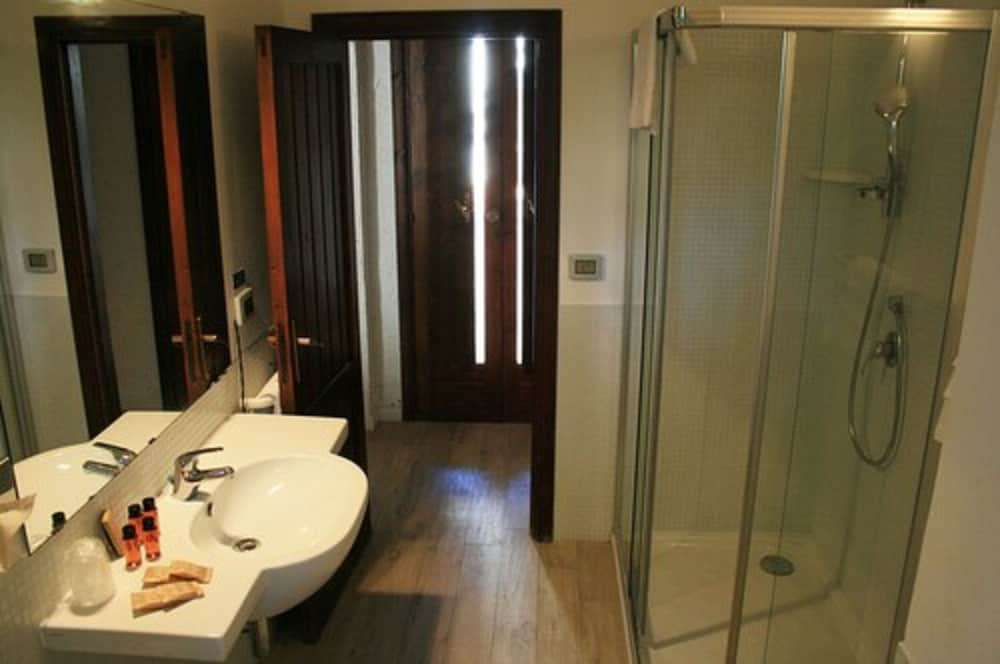 Classic Double Room - Photo 5