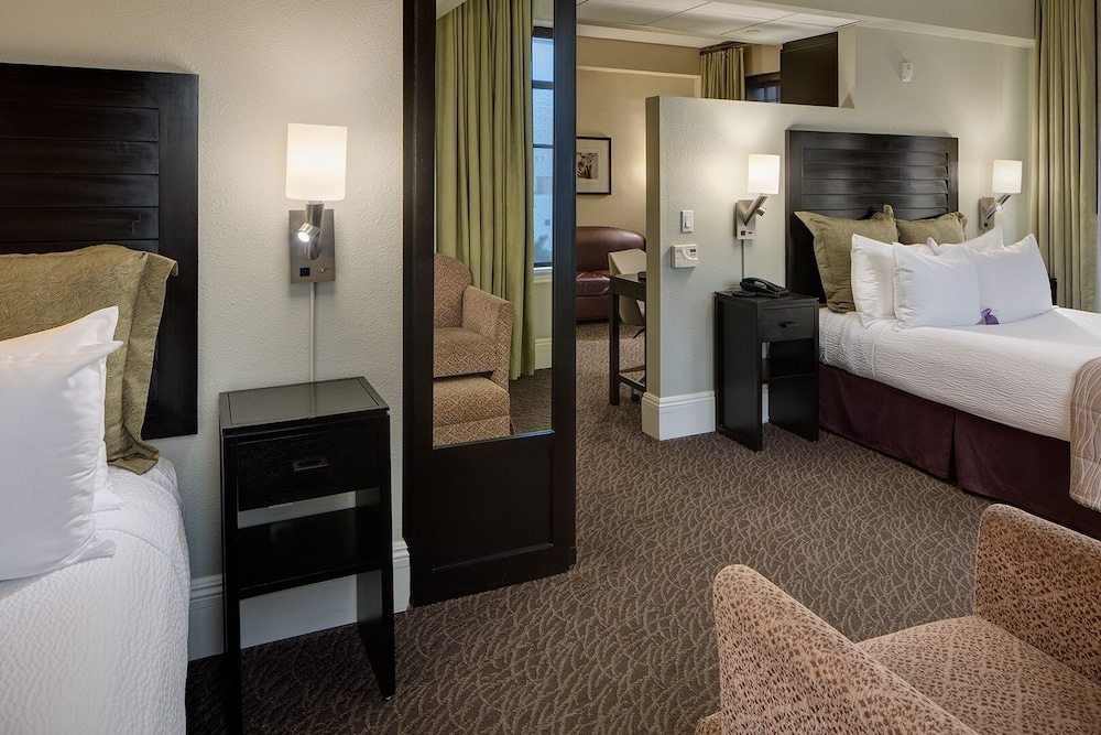 Accessible Two Double Bed Suite w/Roll in Shower photo 1
