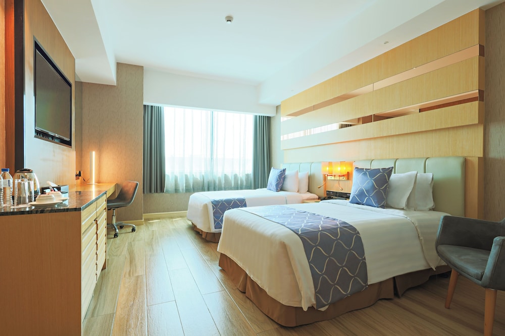 Superior Room, 2 Queen Beds, Non Smoking photo 3