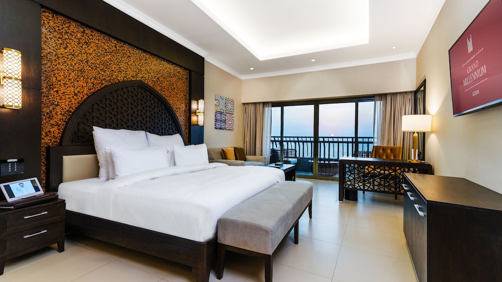Accessible Room with 1 King Bed - Photo 1