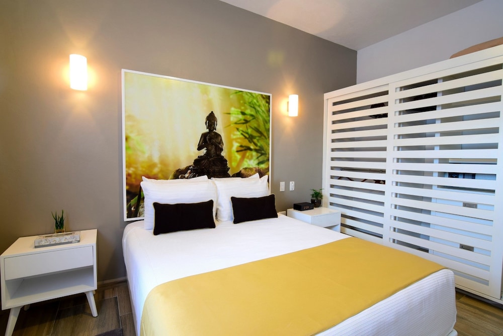 Family Suite, 2 Bedrooms, Kitchen, Tower (Price for 4 persons)